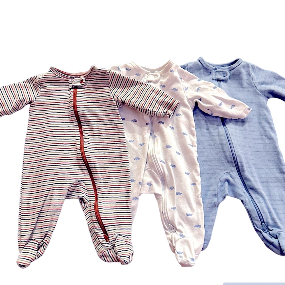 3 Carter’s Brand Long Sleeve Sleepers with double zippers size 3 months